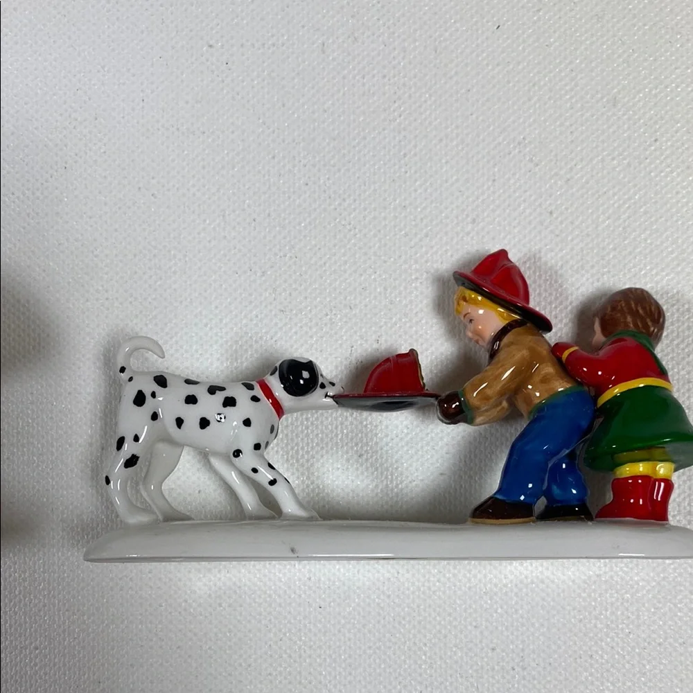 Dept. 56 Snow Village Accessory, "Fun at the Firehouse." Set of 2 figures - Picture 11 of 15